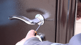 Монтаж ручки на входную металлическую дверь montazh ruchki vhodnoy dveri